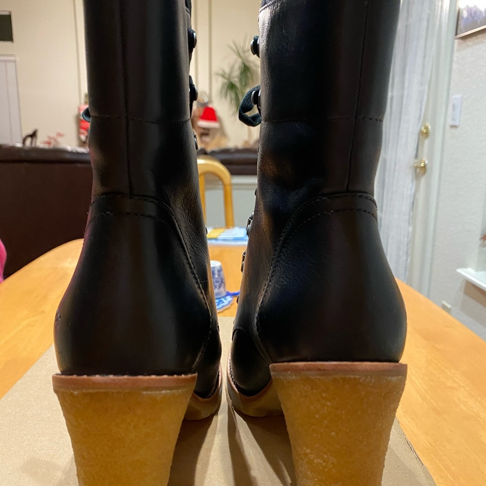 Genuine Ugg High Heel Boots - Picture 4 of 4